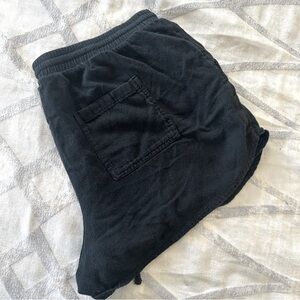 Universal Thread Shorts